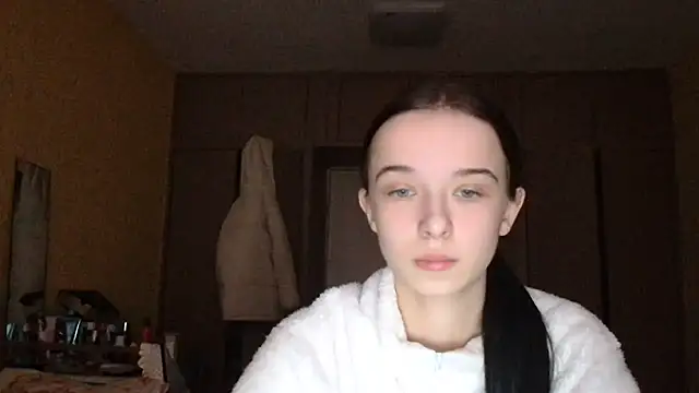 Emilia Light online show from 02.11.26