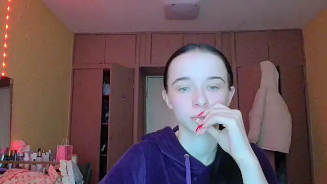 Emilia Light online show from 03.02.26