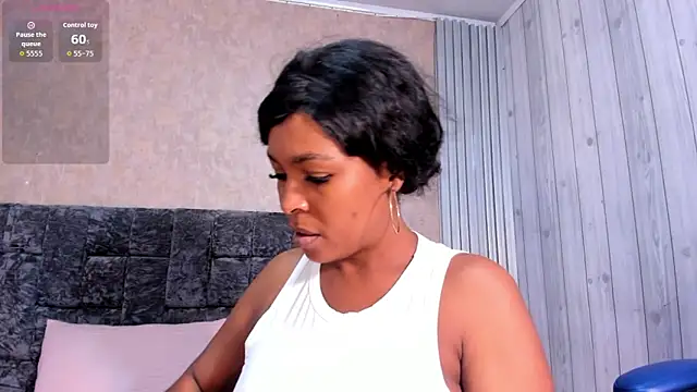 Snapshot of Layla_lell chatting on 11.13.25 Layla lell online show from 11.13.25