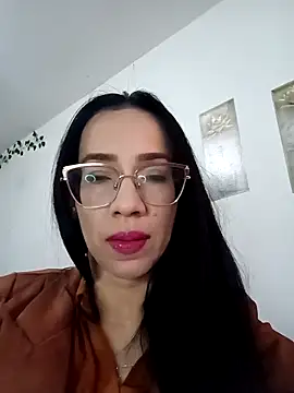 Snapshot of YaraDuartee chatting on 11.04.25 YaraDuartee online show from 11.04.25