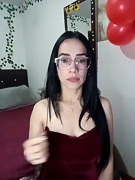 YaraDuartee online show from 02.25.26