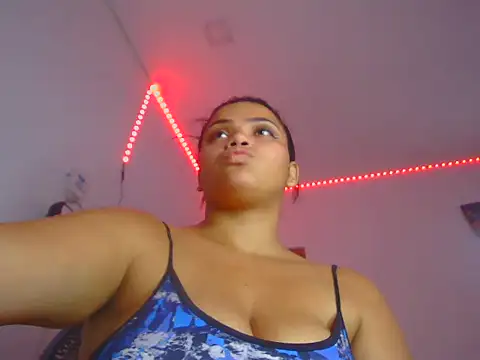 Snapshot of Mr_Sofia chatting on 12.15.25 Mr Sofia online show from 12.15.25