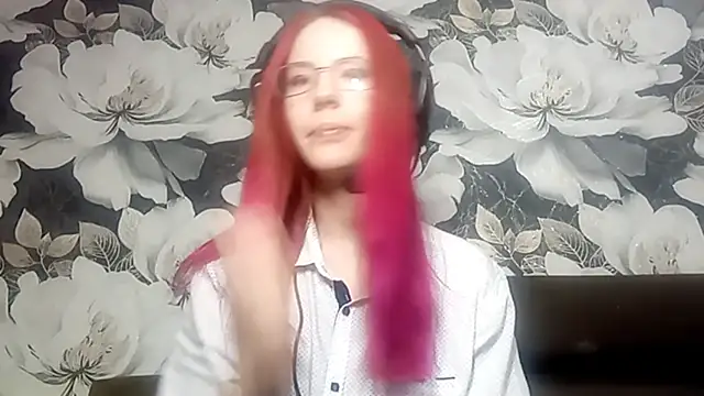 LiaCusson online show from 10.13.25