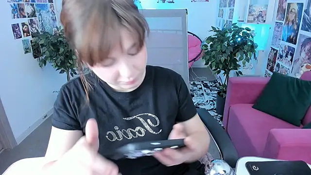 FameyBlum online show from 10.15.25