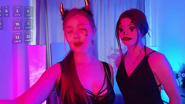 Snapshot of TwixieGuo chatting on 10.31.25 TwixieGuo online show from 10.31.25