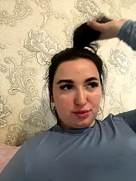 LoveMiQueen1 online show from 10.04.25