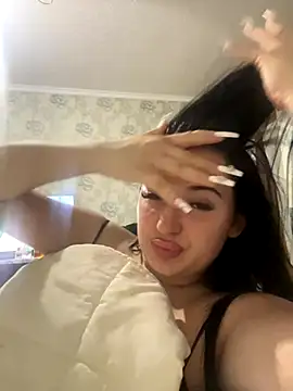 LoveMiQueen1 online show from 10.12.25