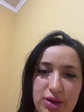 LoveMiQueen1 online show from 10.18.25