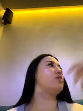 LoveMiQueen1 online show from 10.19.25