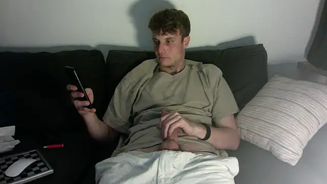 bangzrr3 online show from 10.04.25