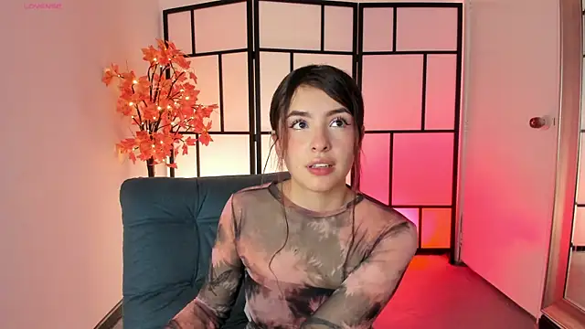 Snapshot of Sweet_pay chatting on 11.25.25 Sweet pay online show from 11.25.25