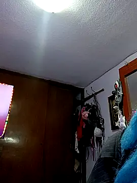 Snapshot of pinklajokr chatting on 12.21.25 pinklajokr online show from 12.21.25