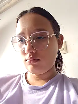 young dairy01 online show from 10.02.25