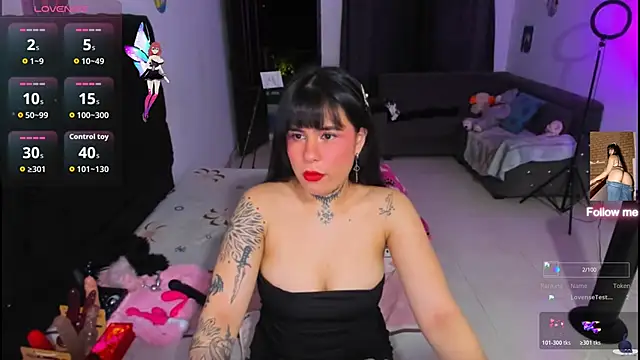 Snapshot of Moonnudexxx chatting on 11.11.25 Moonnudexxx online show from 11.11.25