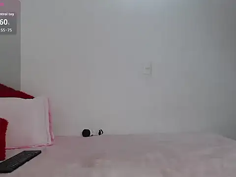 Snapshot of raina_azul chatting on 11.21.25 raina azul online show from 11.21.25