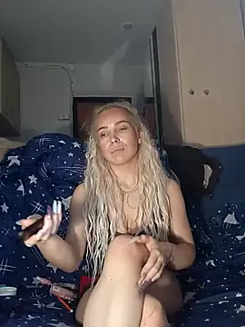 Snapshot of Conny_Shellie chatting on 11.13.25 Conny Shellie online show from 11.13.25