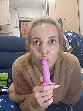 Snapshot of Conny_Shellie chatting on 11.21.25 Conny Shellie online show from 11.21.25