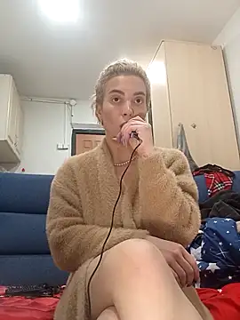 Snapshot of Conny_Shellie chatting on 11.24.25 Conny Shellie online show from 11.24.25