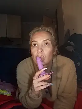 Snapshot of Conny_Shellie chatting on 11.25.25 Conny Shellie online show from 11.25.25