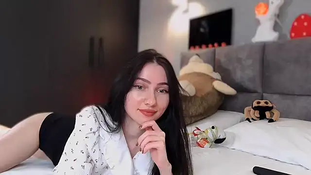 Snapshot of AnaMoonlight chatting on 10.26.25 AnaMoonlight online show from 10.26.25