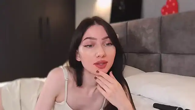 Snapshot of AnaMoonlight chatting on 11.07.25 AnaMoonlight online show from 11.07.25