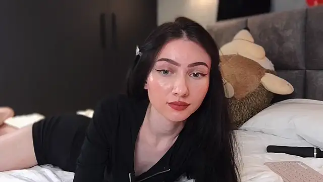 Snapshot of AnaMoonlight chatting on 11.11.25 AnaMoonlight online show from 11.11.25