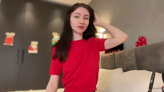 Snapshot of AnaMoonlight chatting on 11.29.25 AnaMoonlight online show from 11.29.25