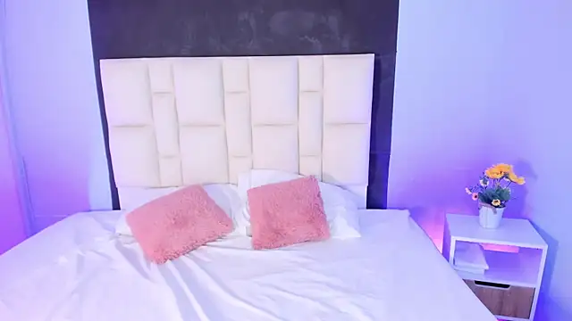 Athenea  fox online show from 10.16.25