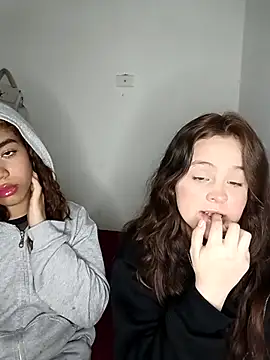 Snapshot of nucitaa-14 chatting on 11.19.25 nucitaa-14 online show from 11.19.25