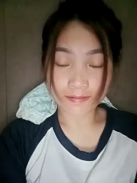 min-xinh online show from 10.04.25