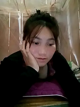 min-xinh online show from 10.12.25