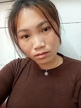 min-xinh online show from 11.25.25