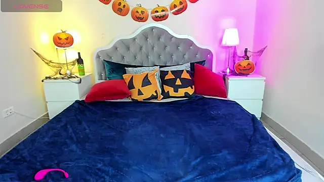 CamillaDreamer online show from 10.28.25