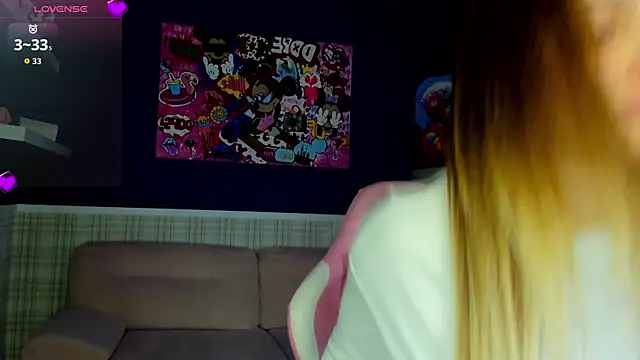 KarinaBroks online show from 10.17.25