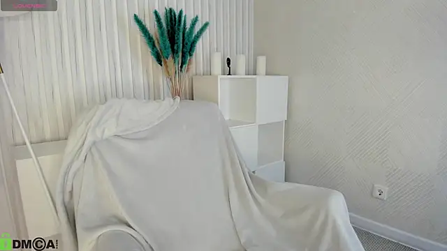 KarinaBroks online show from 10.24.25