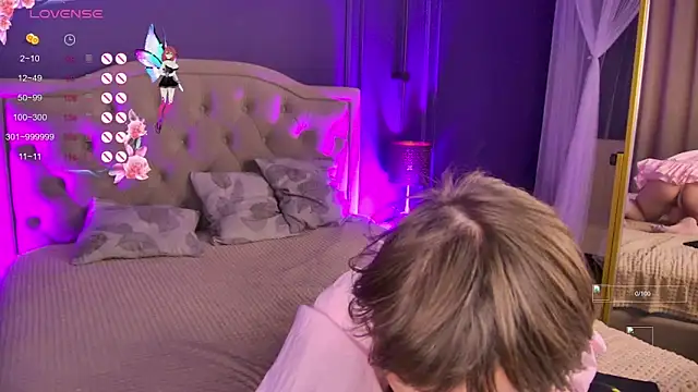 Lilly Stark online show from 10.04.25