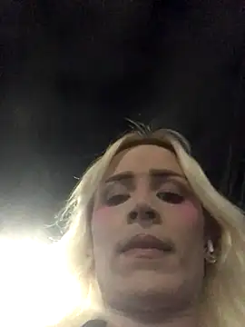 Snapshot of alexawinterrr chatting on 10.30.25 alexawinterrr online show from 10.30.25