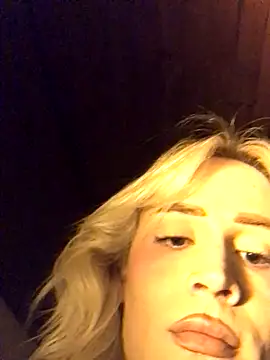 Snapshot of alexawinterrr chatting on 11.04.25 alexawinterrr online show from 11.04.25