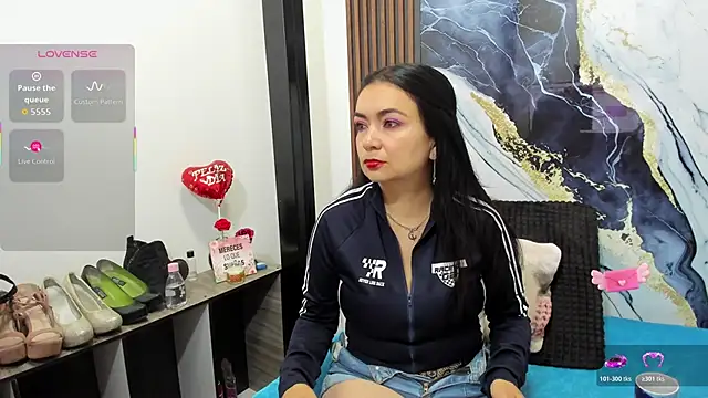 angelinee39 online show from 11.16.25