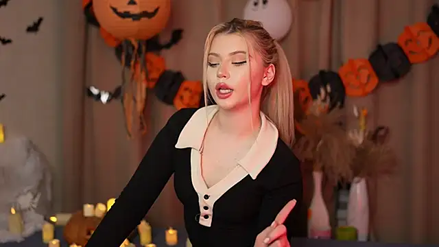 AshleyNikoo online show from 10.30.25