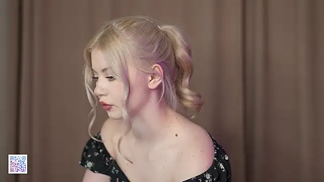 AshleyNikoo online show from 11.21.25