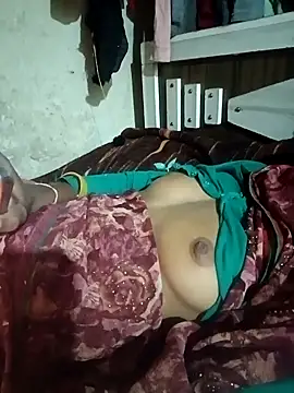 Snapshot of Lona2525 chatting on 04.15.26 Lona2525 online show from 04.15.26