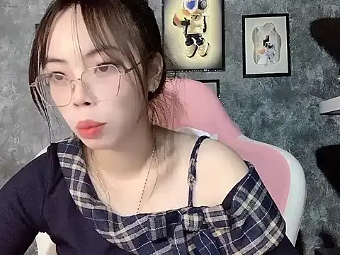 Snapshot of Ellie039 chatting on 10.22.25 Ellie039 online show from 10.22.25