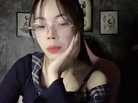 Snapshot of Ellie039 chatting on 10.23.25 Ellie039 online show from 10.23.25