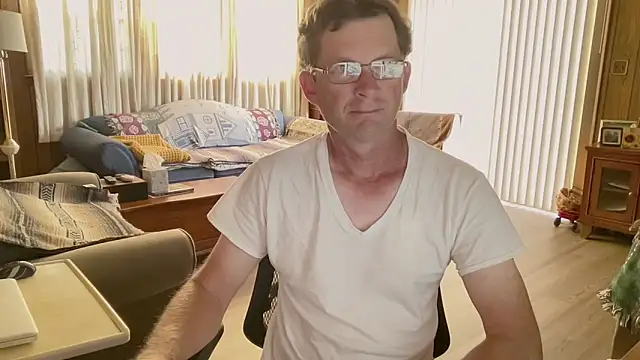 guyhereoncam online show from 10.19.25