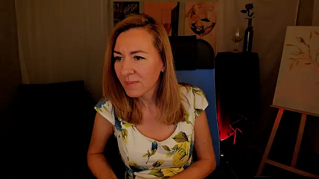 Snapshot of DonnaSmitth chatting on 11.07.25 DonnaSmitth online show from 11.07.25