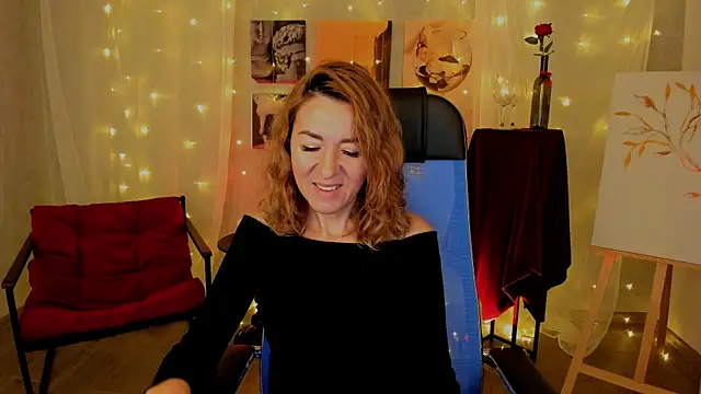 Snapshot of DonnaSmitth chatting on 11.15.25 DonnaSmitth online show from 11.15.25