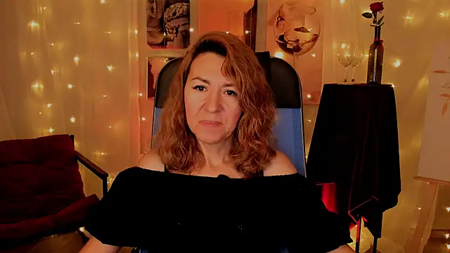 Snapshot of DonnaSmitth chatting on 11.29.25 DonnaSmitth online show from 11.29.25