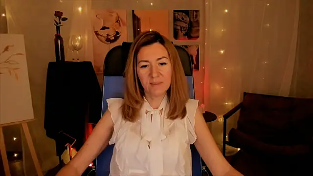 Snapshot of DonnaSmitth chatting on 12.01.25 DonnaSmitth online show from 12.01.25