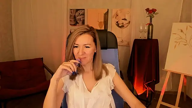 Snapshot of DonnaSmitth chatting on 12.17.25 DonnaSmitth online show from 12.17.25